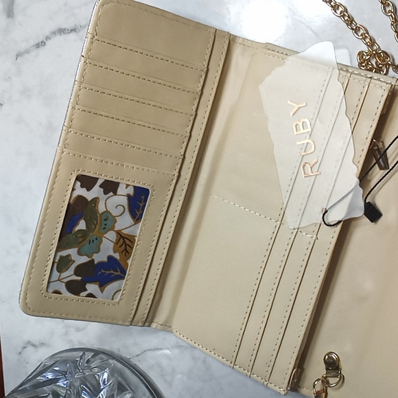 Ruby Pearl Wallet - Picture 6 of 7